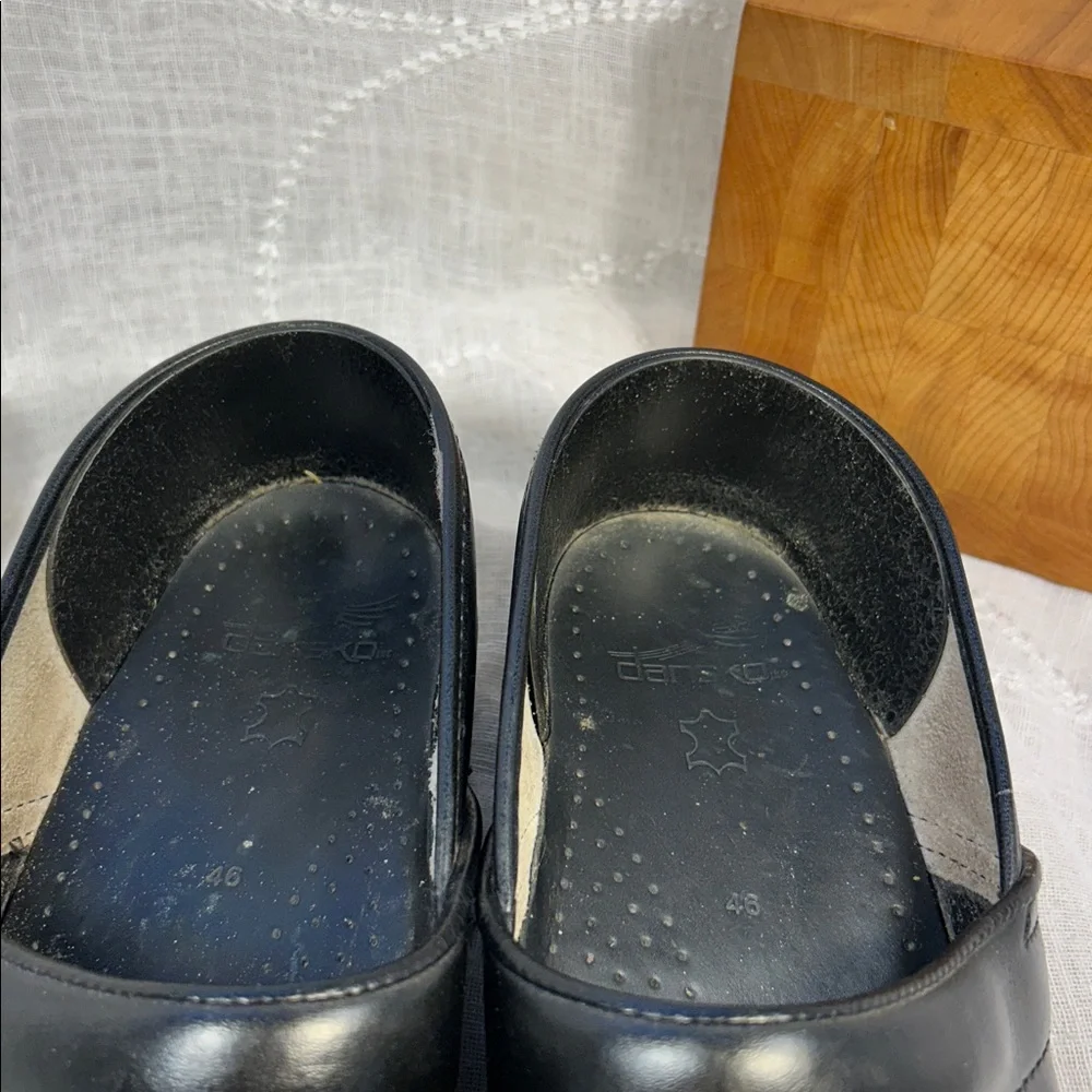 Dansko leather preloved clogs